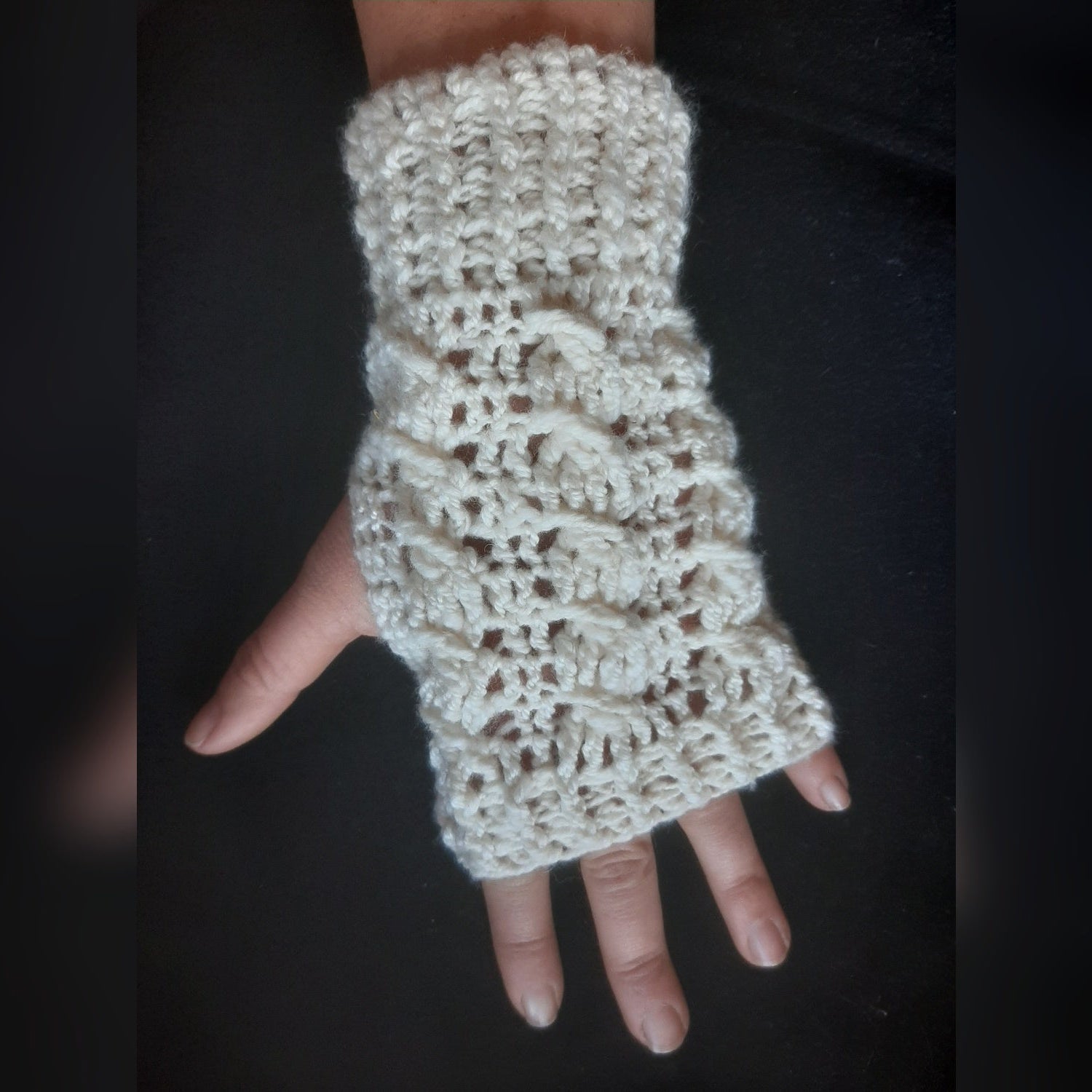 Cable Fingerless Gloves Wool2Wear™
