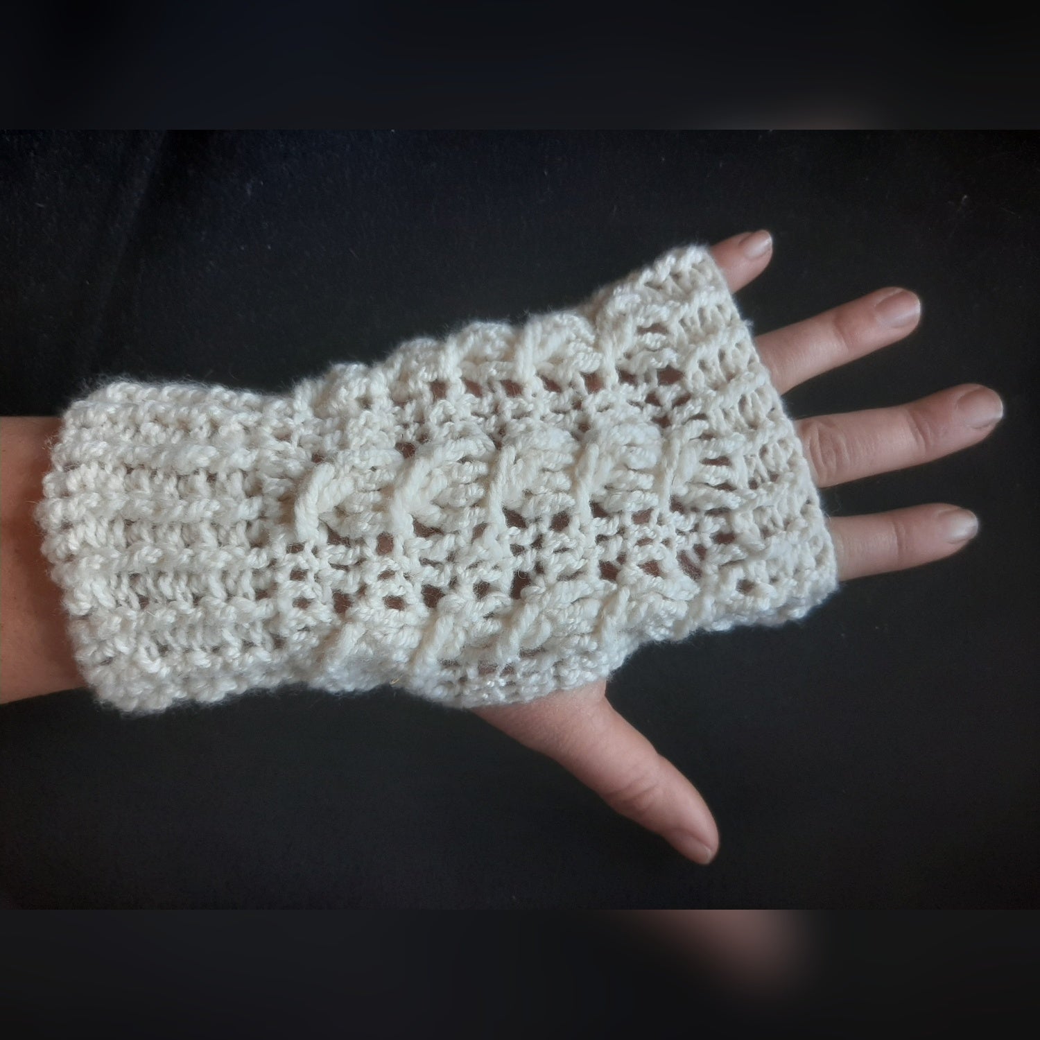 HealthWrap® Laced Fingerless Gloves